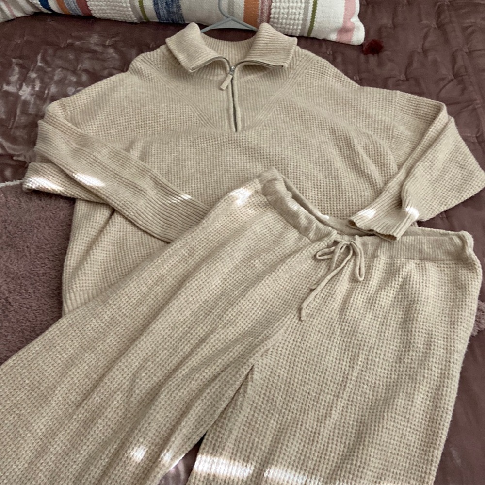 WORN ONCE aerie lounge set